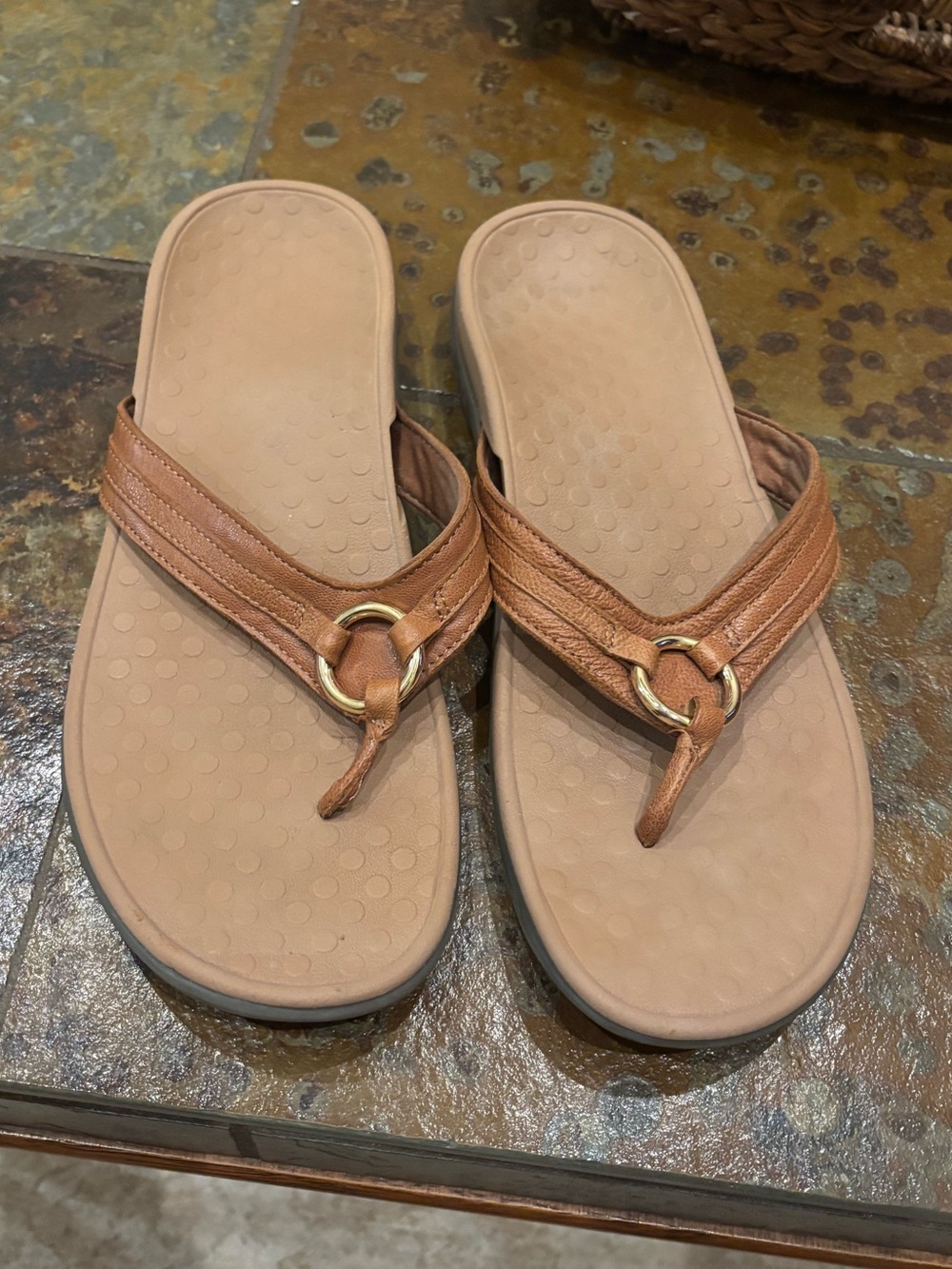 Vionic Tide Aloe Leather Sandals